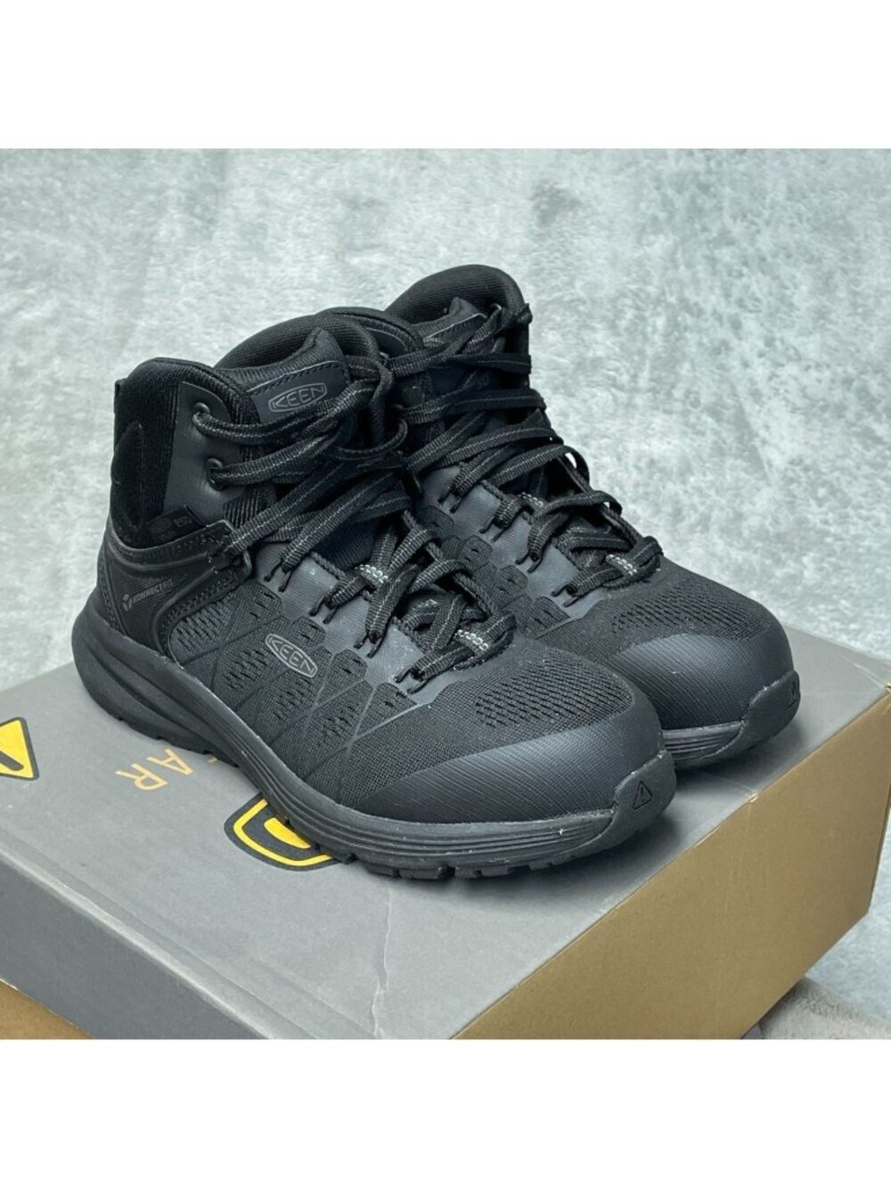 Keen Utility High Top Hiking Boots Women's 6.5 Wide Black  S072